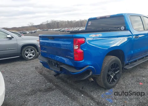 2024 Chevrolet Silverado 1500 4Wd Short Bed Custom z USA, uszkodzony, nr VIN 1GCPDBEK0RZ130734